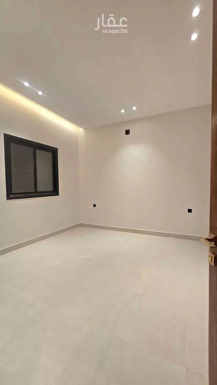 Floor for Sale in Riyadh Al Janadriyah 8