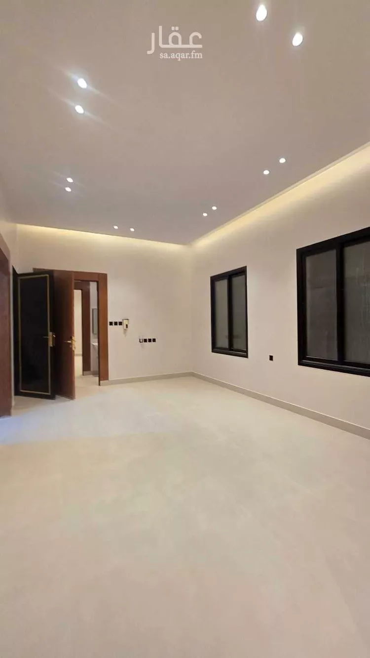 Floor for Sale in Riyadh Al Janadriyah 13