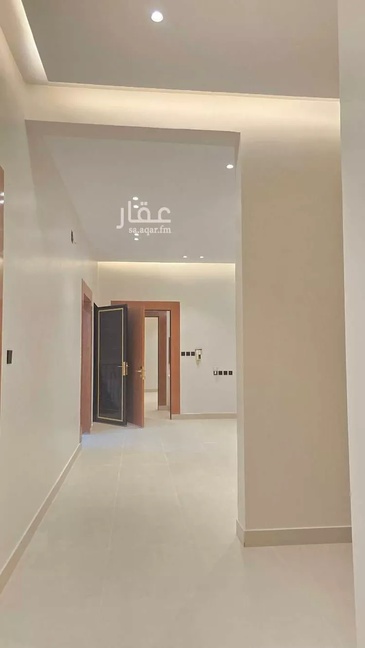 Floor for Sale in Riyadh Al Janadriyah 22
