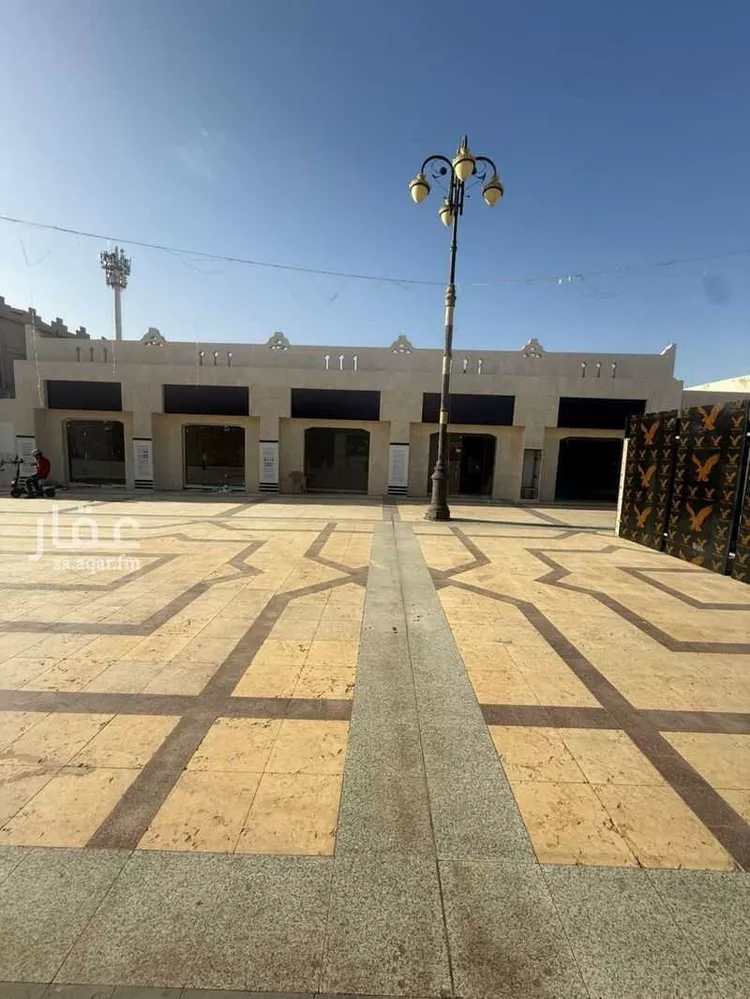 محل للإيجار في شارع جادة الأمير فهد بن سلطان, حي البلدة القديمة, مدينة تبوك, منطقة تبوك