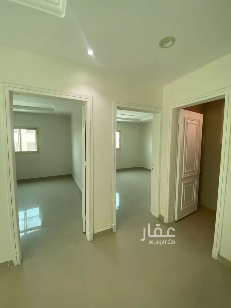 فيلا للبيع في شارع الطيب اليوسف, حي طويق, مدينة الرياض, منطقة الرياض 11