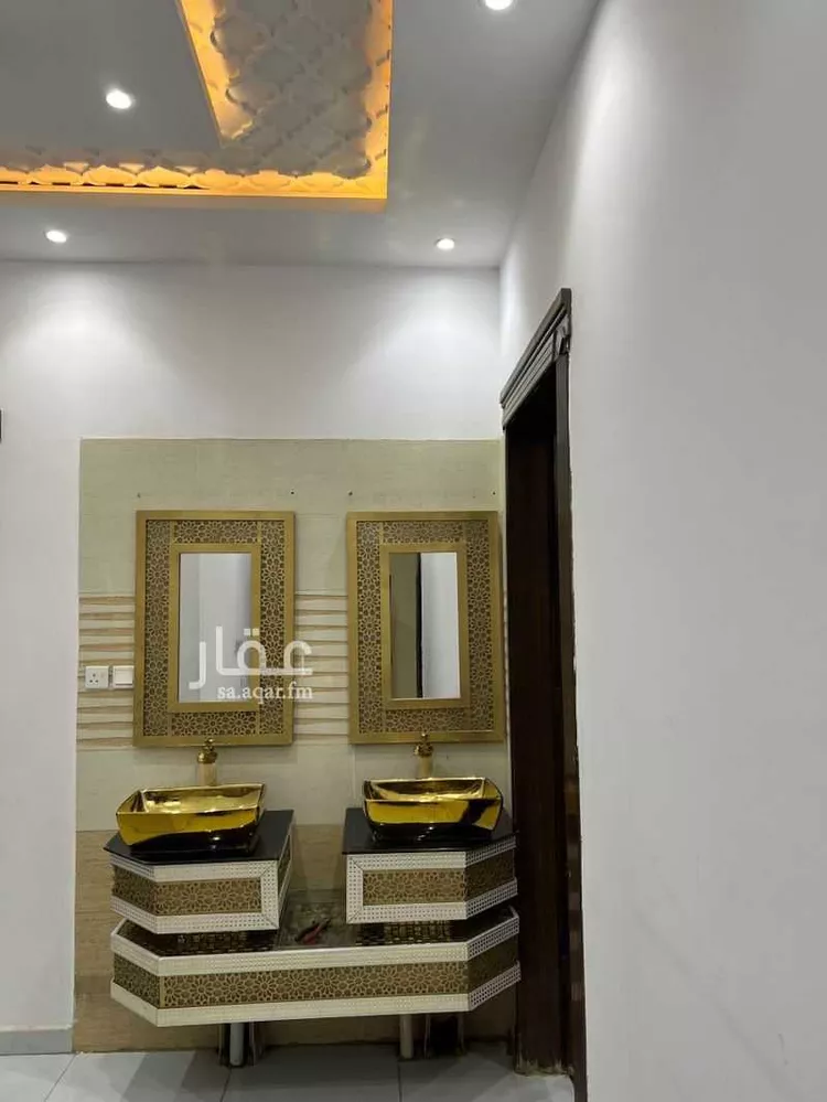 فيلا للإيجار في شارع يزيد بن مزيد الشيباني, حي السعادة, مدينة الرياض, منطقة الرياض صورة 4