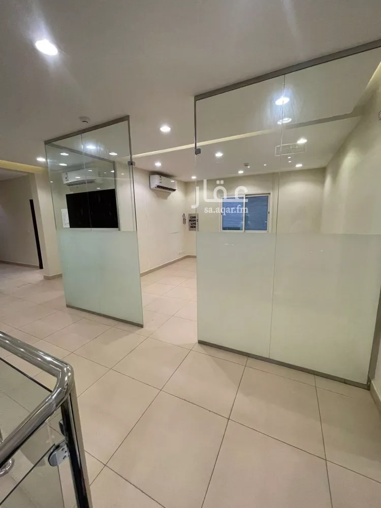 مكتب تجاري للإيجار في شارع الدائرى الشمالى الفرعي, حي التعاون, مدينة الرياض, منطقة الرياض