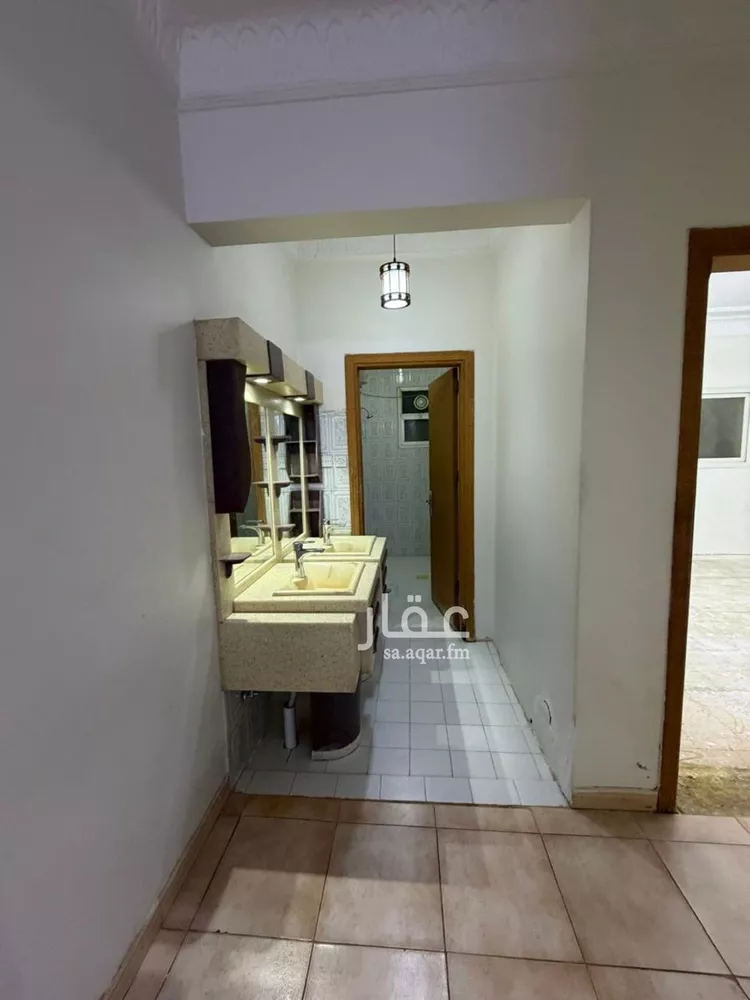Villa for Sale in Riyadh Al Yarmouk 8