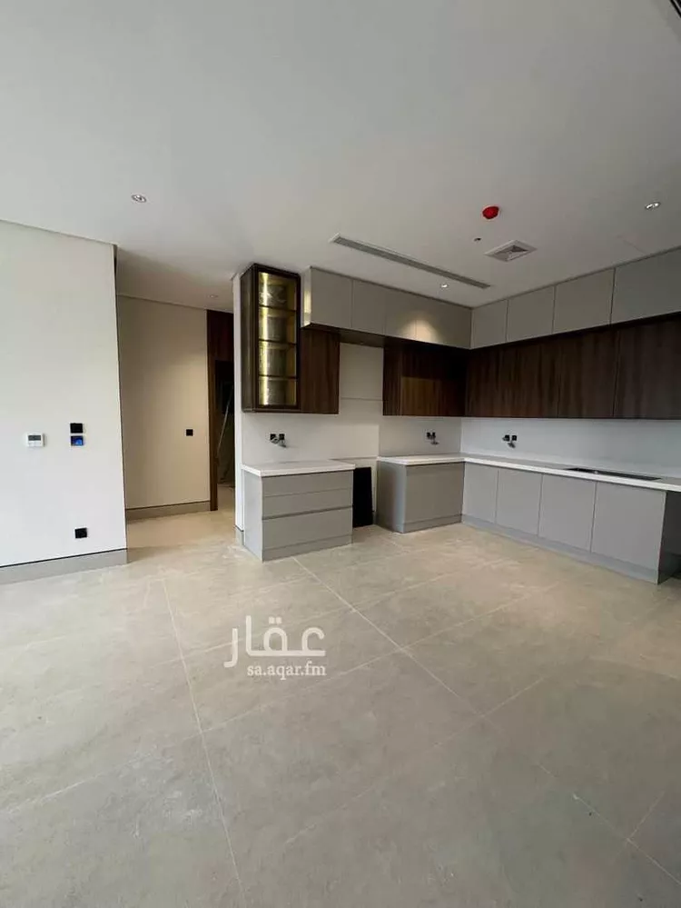شقة للإيجار في شارع الالمعي, حي البندرية, مدينة الخبر, المنطقة الشرقية 8