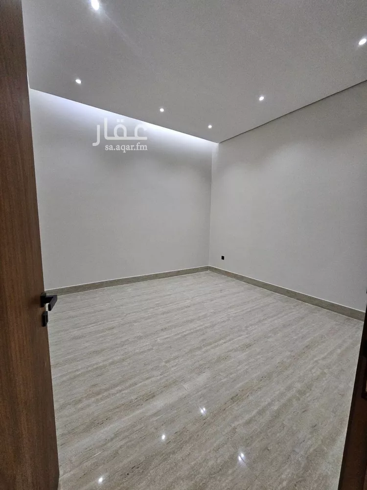 Floor for Rent in Riyadh Ar Rimal 15