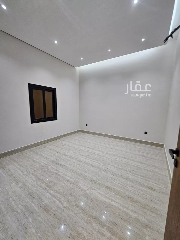 Floor for Rent in Riyadh Ar Rimal 21