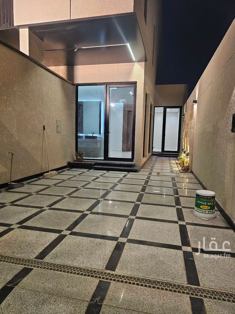 Floor for Rent in Riyadh Ar Rimal 25