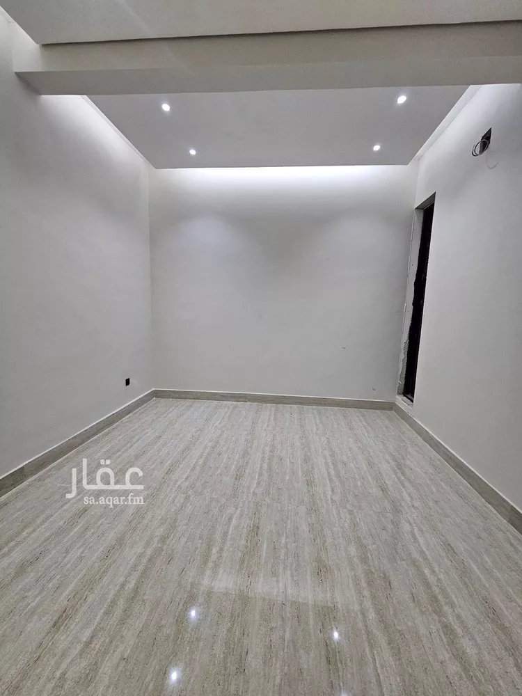 Floor for Rent in Riyadh Ar Rimal 11