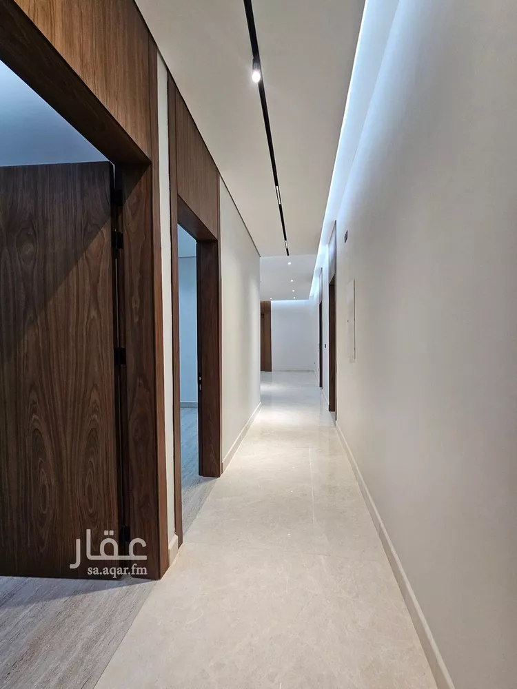 Floor for Rent in Riyadh Ar Rimal 9