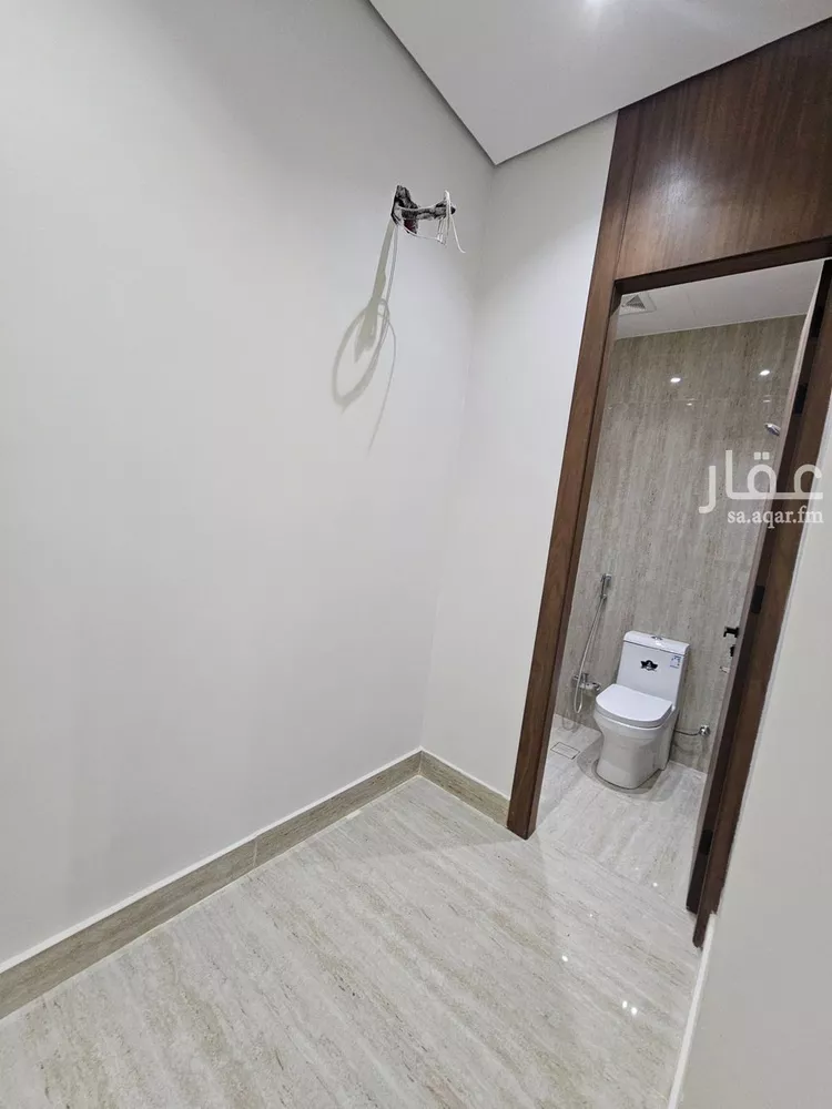 Floor for Rent in Riyadh Ar Rimal 12