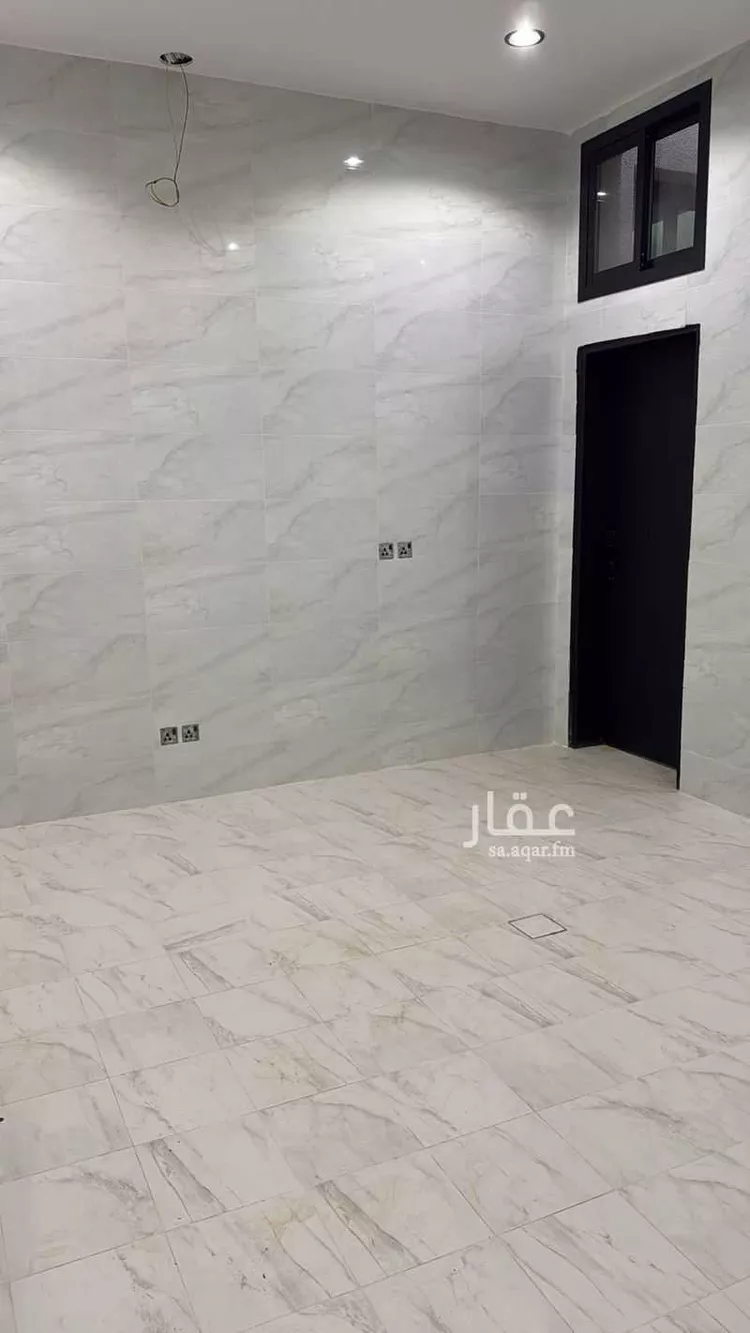 دور للبيع في شارع شارع عرض 15, حي المعيزيلة, مدينة الرياض, منطقة الرياض 9