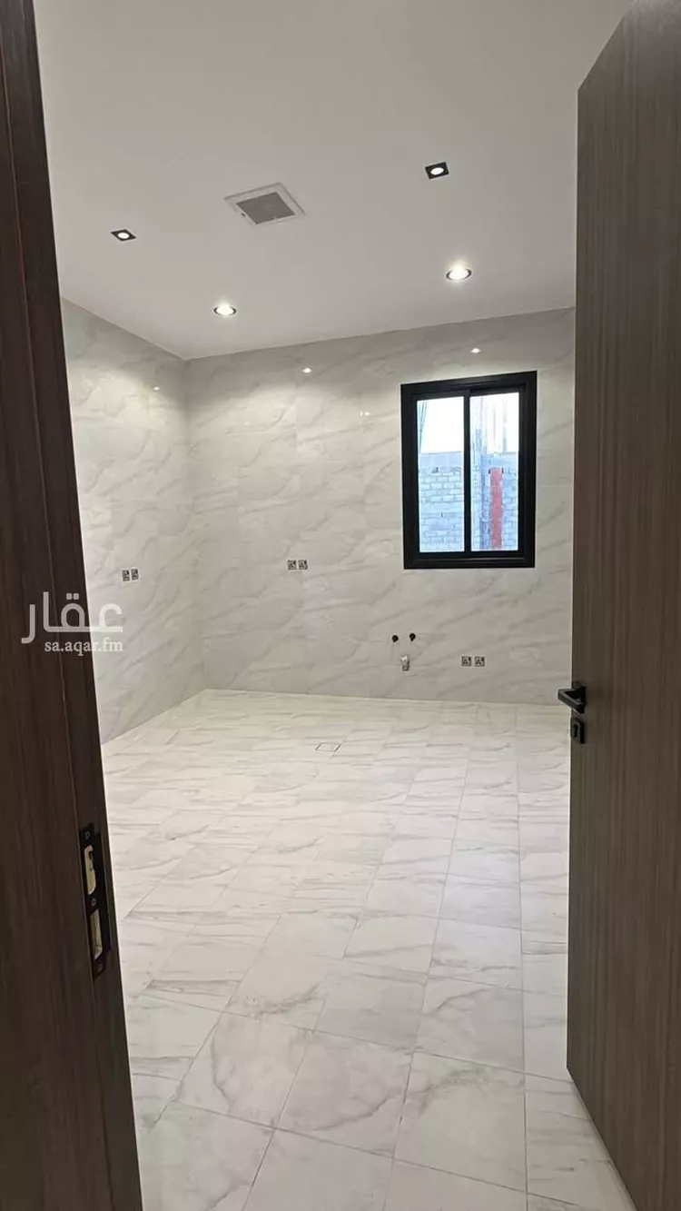 دور للبيع في شارع شارع عرض 15, حي المعيزيلة, مدينة الرياض, منطقة الرياض 15