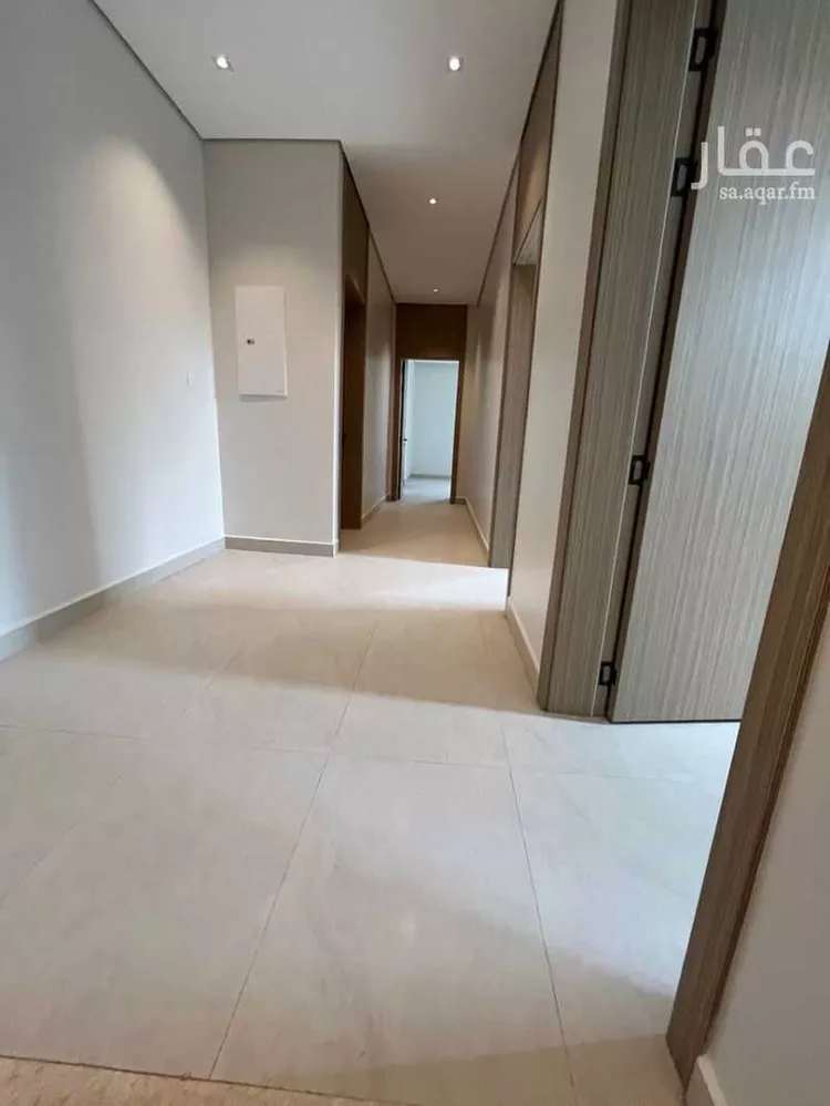 فيلا للبيع في شارع يحي ابن سحاق, حي الرمال, مدينة الرياض, منطقة الرياض صورة 5