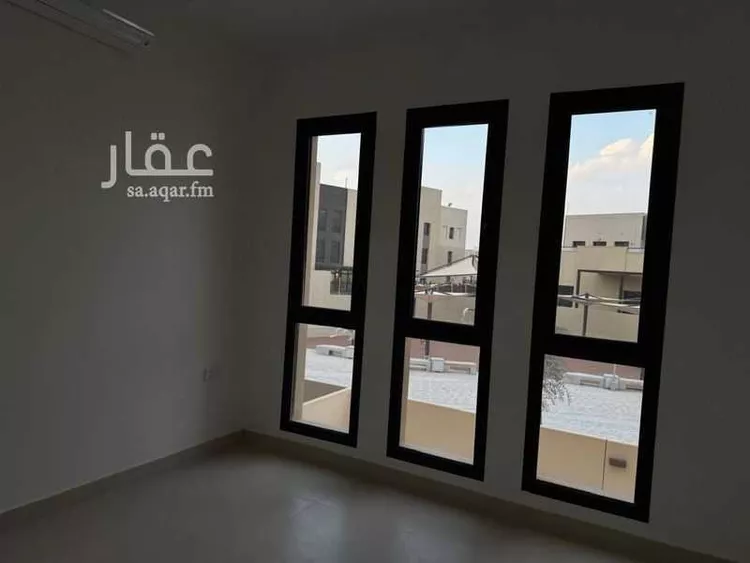 فيلا للإيجار في شارع رقم 1072 ، حي مطار الملك خالد الدولي ، الرياض ، منطقة الرياض صورة 3