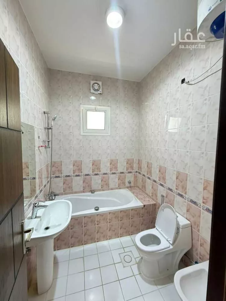 شقة للإيجار في شارع الوديان, حي إشبيلية, مدينة الرياض, منطقة الرياض 14