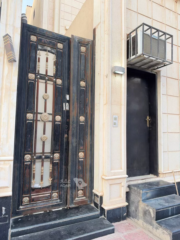فيلا للبيع في شارع الرديفة, حي إشبيلية, مدينة الرياض, منطقة الرياض صورة 5