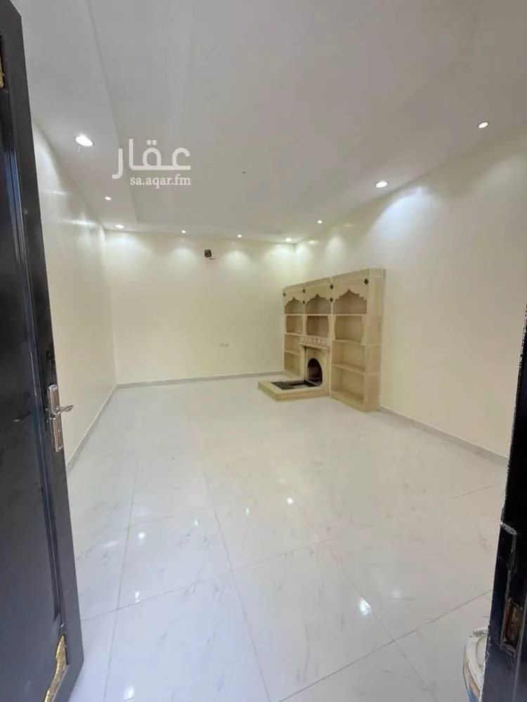 Floor for Rent in Riyadh Al Janadriyah صورة 3