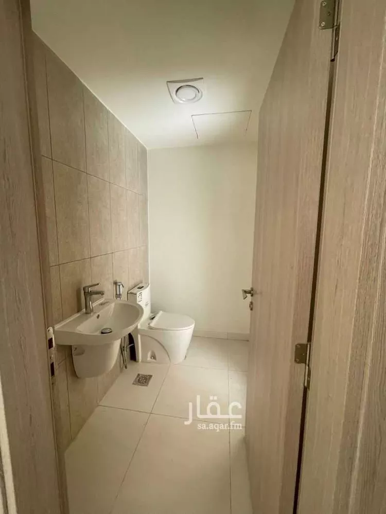 فيلا للإيجار في شارع شارع , حي مطار الملك خالد الدولي, مدينة الرياض, منطقة الرياض صورة 4