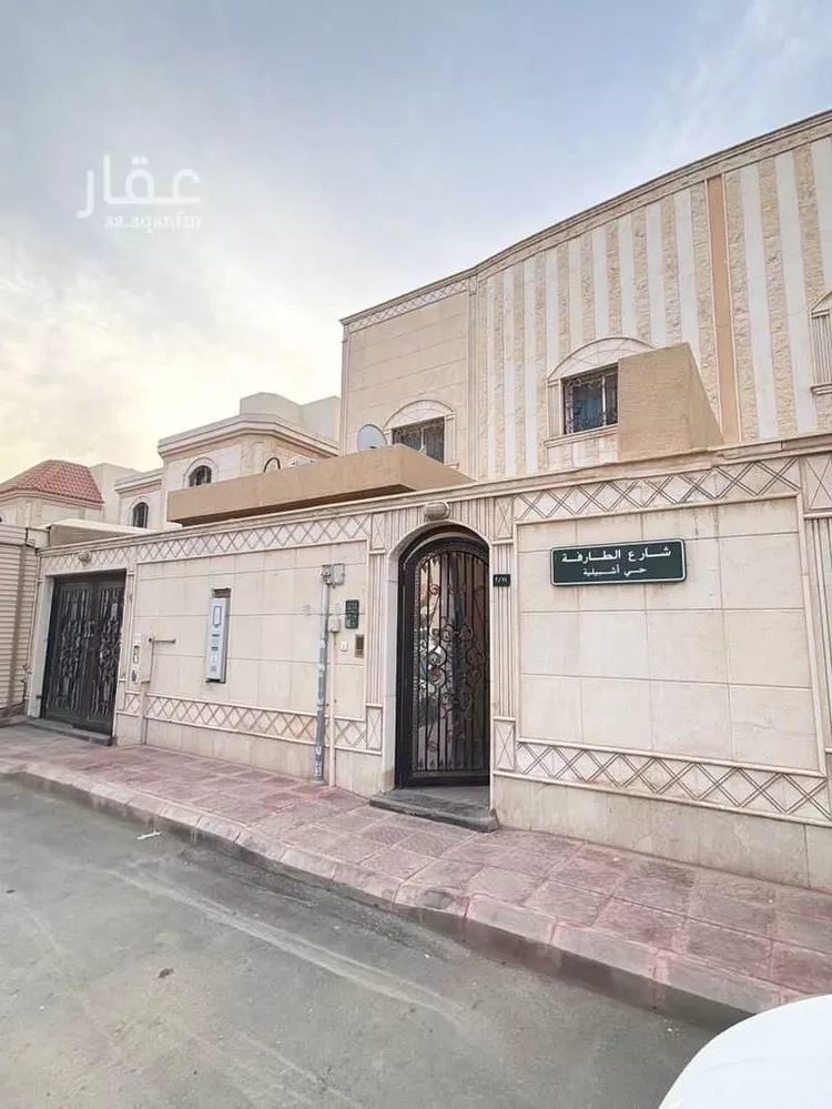 فيلا للبيع في شارع الطارفة, حي إشبيلية, مدينة الرياض, منطقة الرياض صورة 3