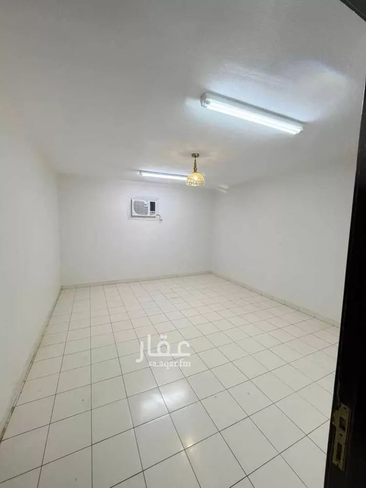 دور للإيجار في شارع الظهران, حي إشبيلية, مدينة الرياض, منطقة الرياض صورة 4