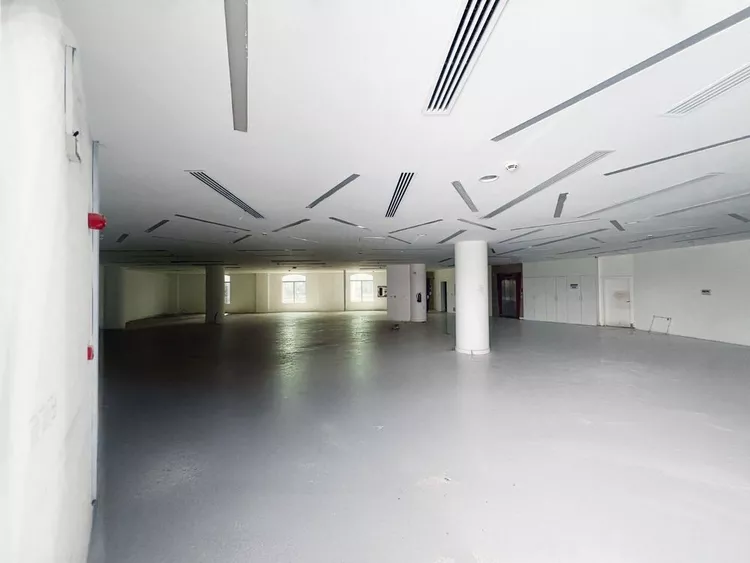 عمارة للإيجار في شارع صلاح الدين الايوبي, حي الملك عبدالعزيز, مدينة الرياض, منطقة الرياض صورة 4