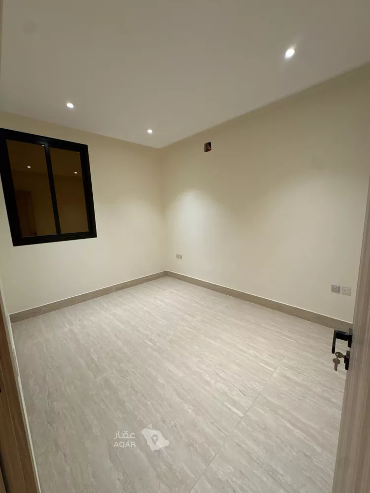 Floor for Rent in Riyadh Shubra 4