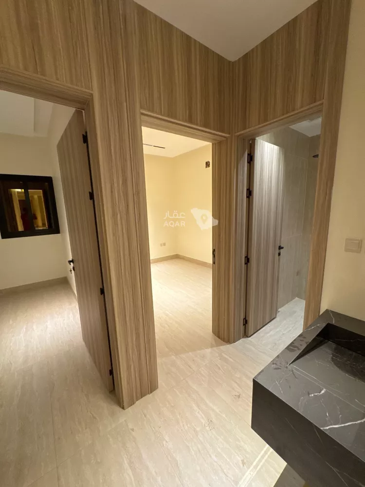 Floor for Rent in Riyadh Shubra 7