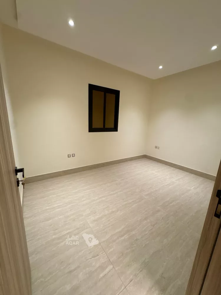 Floor for Rent in Riyadh Shubra 5