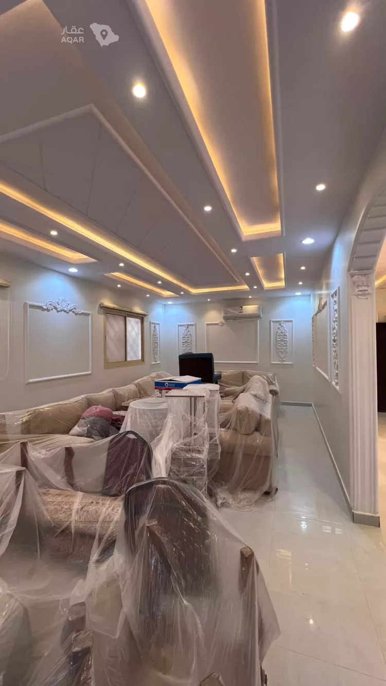 Floor for Rent in Riyadh Al Mahdiyah 7