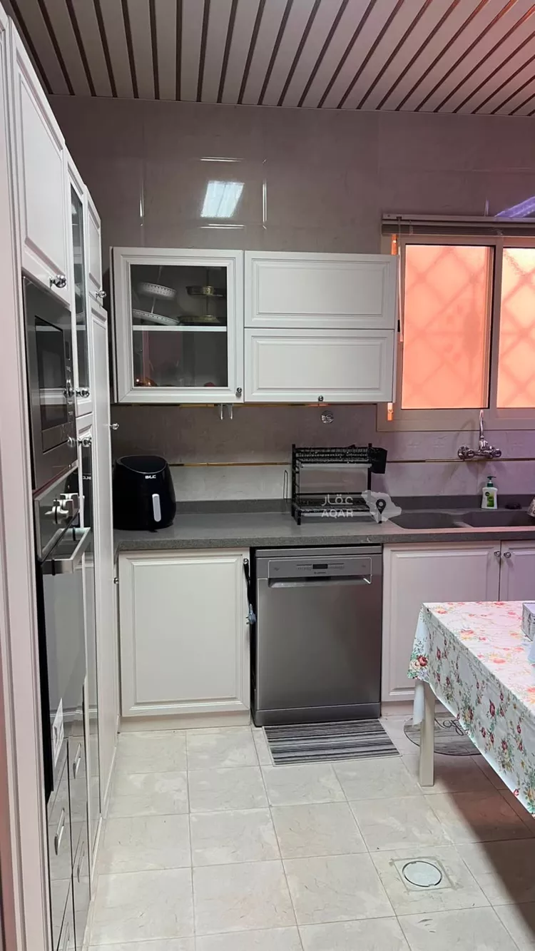 Floor for Rent in Riyadh Al Mahdiyah صورة 4
