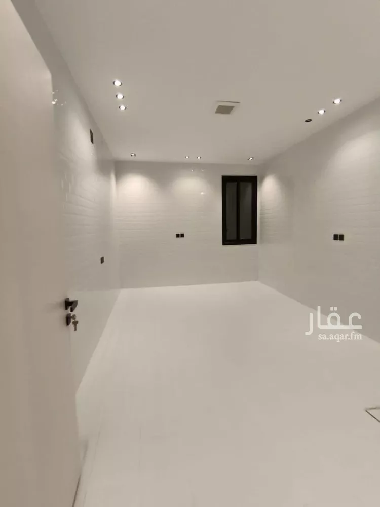 دور للبيع في شارع النفوذ, حي عكاظ, مدينة الرياض, منطقة الرياض صورة 5