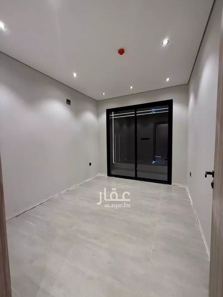 عمارة للبيع في شارع سلطان بن نمر, حي الرمال, مدينة الرياض, منطقة الرياض صورة 2