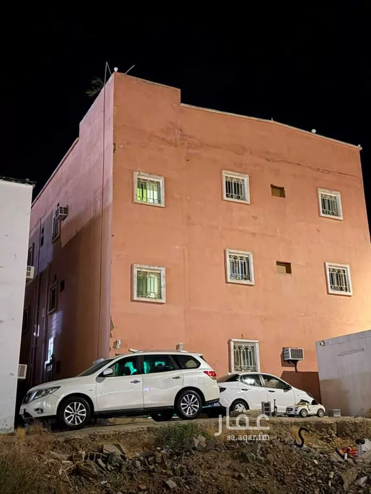 Building for Sale in Al Kamil Al Kamil