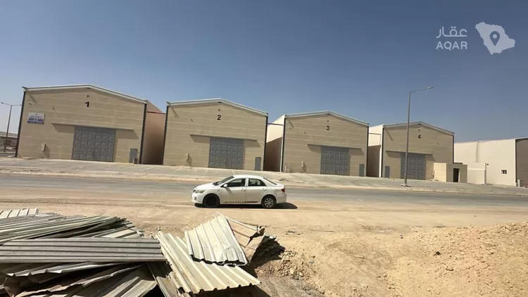 مستودع للبيع في شارع العواصم, حي طيبة, مدينة الرياض, منطقة الرياض 3