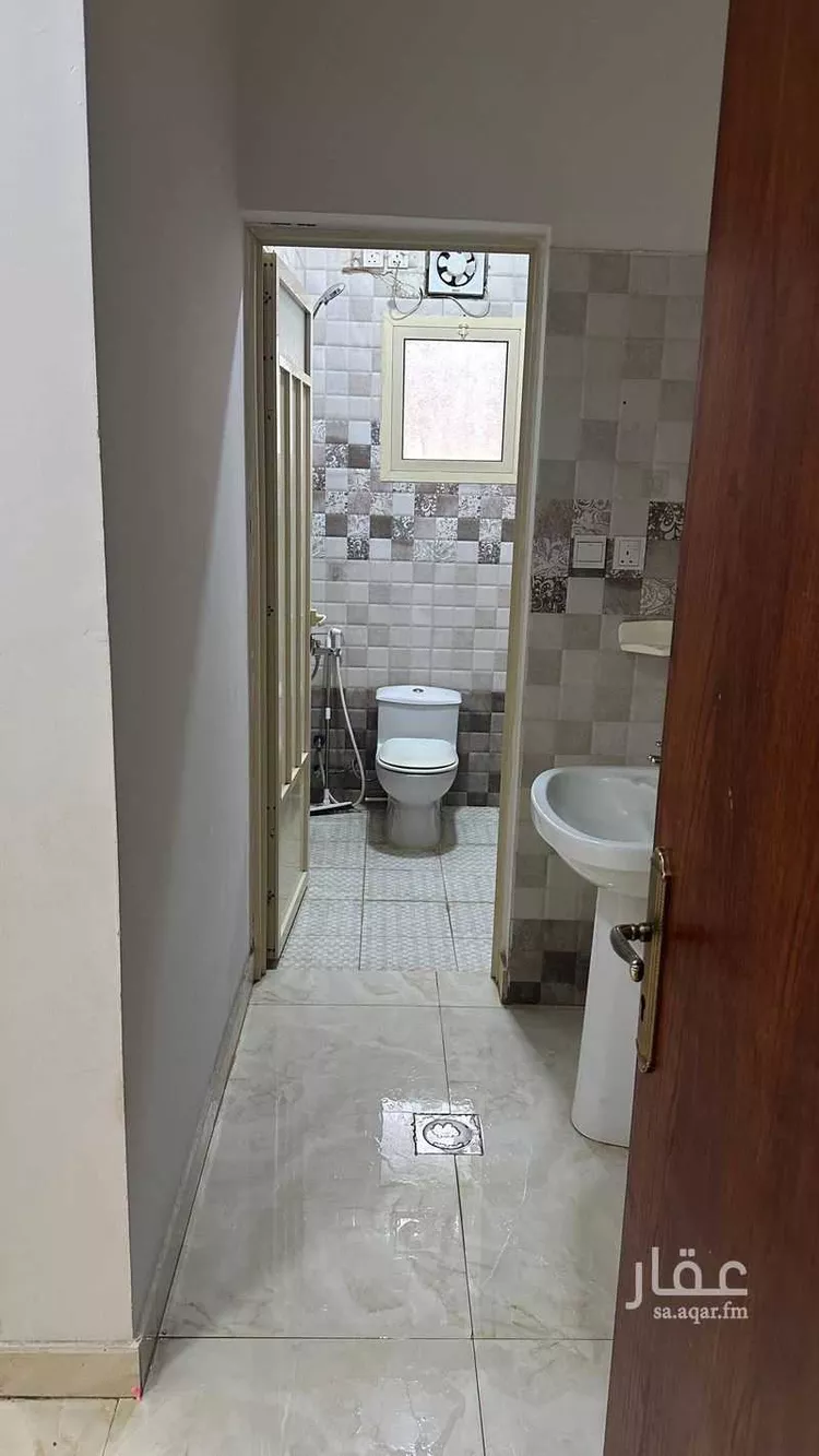 شقة للإيجار في شارع ابن شريق الثقفي ، حي ضاحية الملك فهد ، الدمام ، الدمام صورة 2