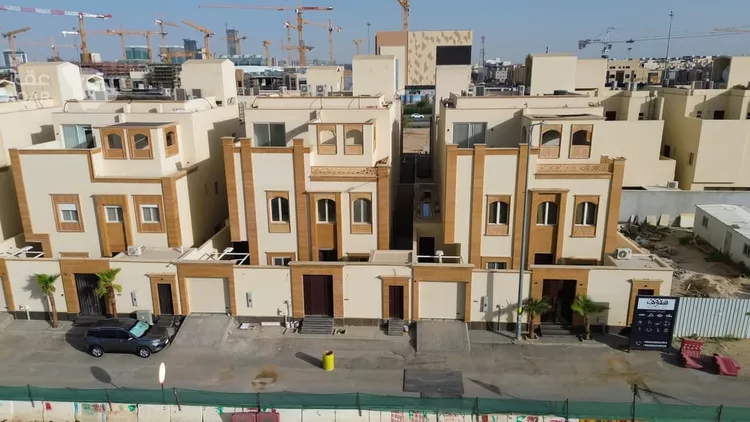 فيلا للبيع في شارع عثمان العبيد, حي القيروان, مدينة الرياض, منطقة الرياض صورة 3