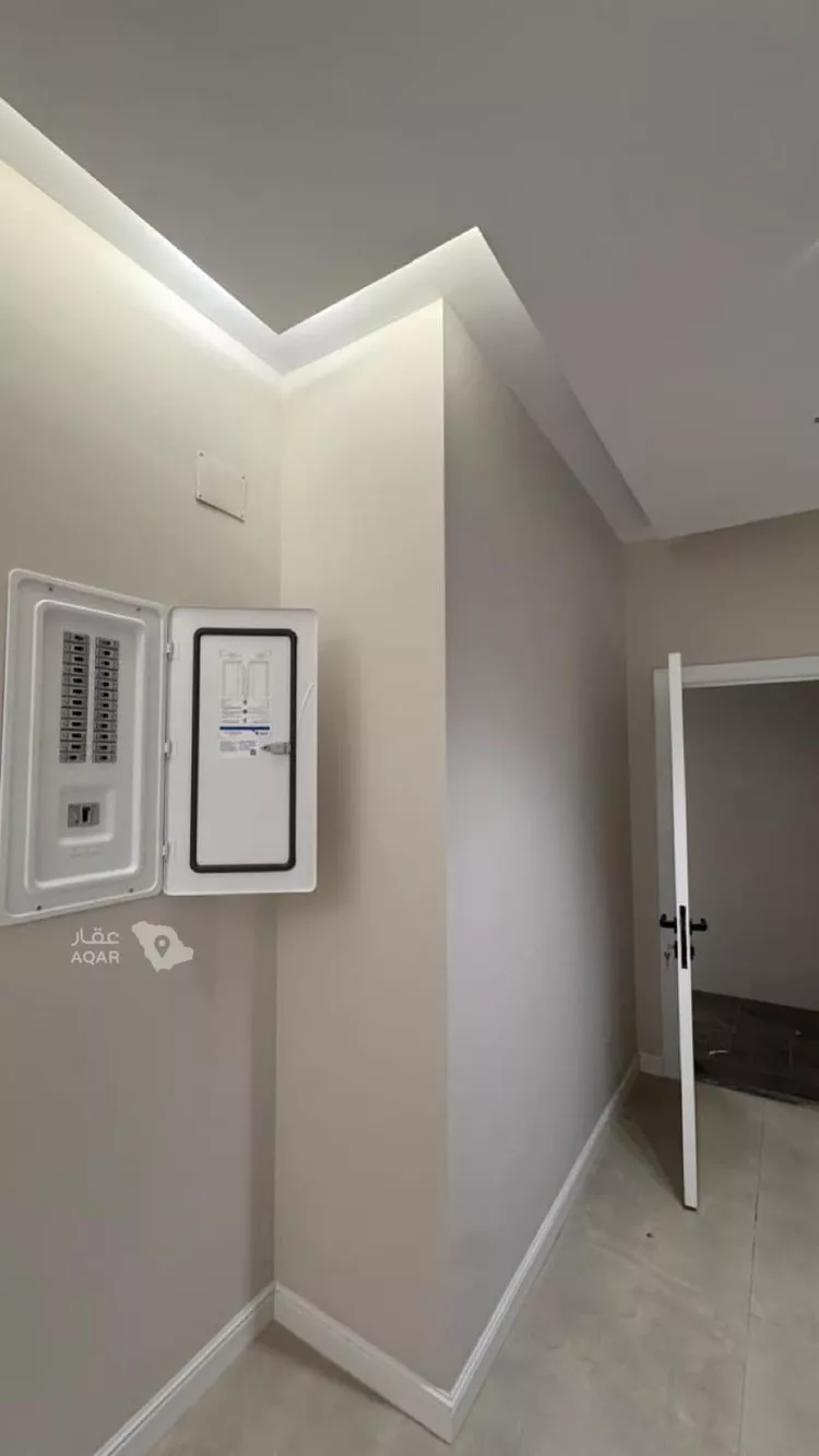 فيلا للبيع في شارع حنظلة الربيع, حي الأخباب, مدينة الطائف, منطقة مكة المكرمة صورة 2