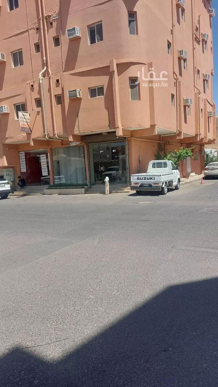 عمارة للبيع في شارع معاوية بن ابي سفيان, حي السعادة, مدينة تبوك, منطقة تبوك صورة 3