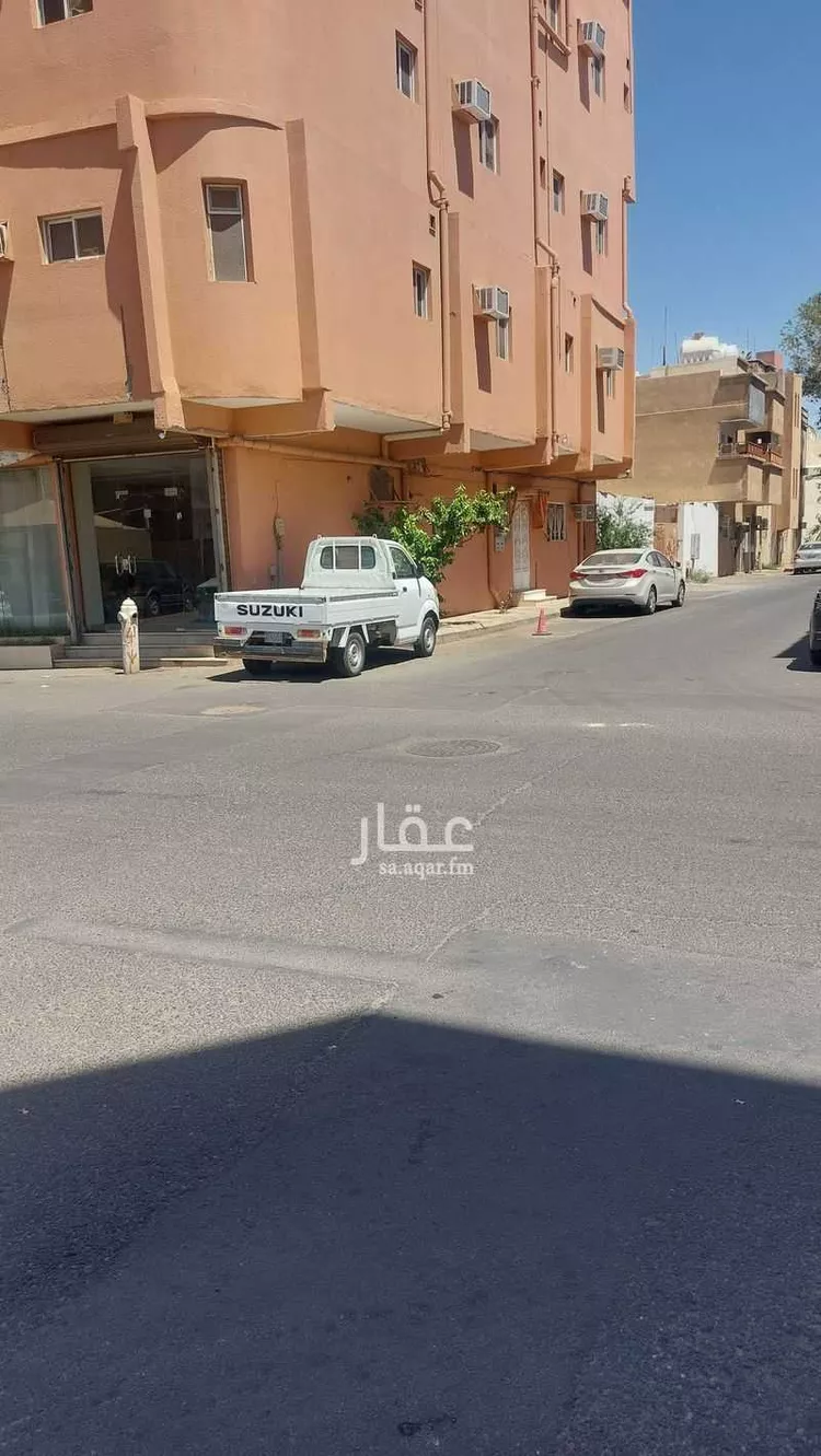 عمارة للبيع في شارع معاوية بن ابي سفيان, حي السعادة, مدينة تبوك, منطقة تبوك صورة 4