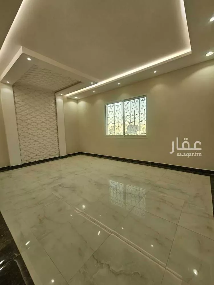 فيلا للبيع في شارع عمر مكرم, حي الرمال, مدينة الرياض, منطقة الرياض 11