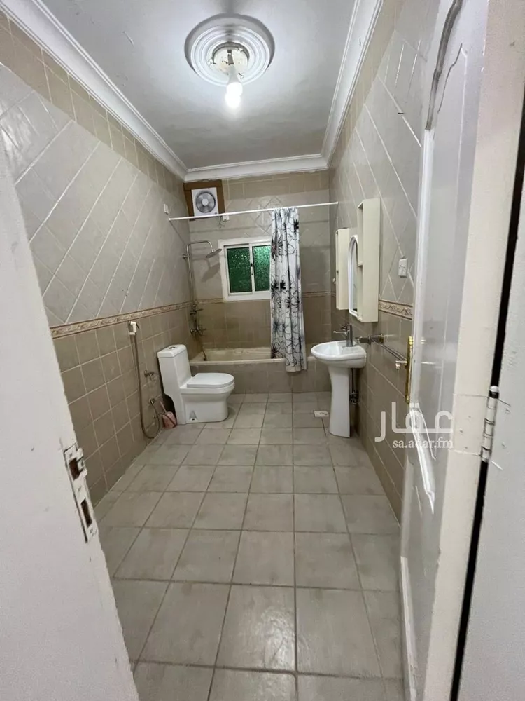 عمارة للبيع في شارع ابن ابي عثمان, حي الدفاع, مدينة المدينة المنورة, منطقة المدينة المنورة