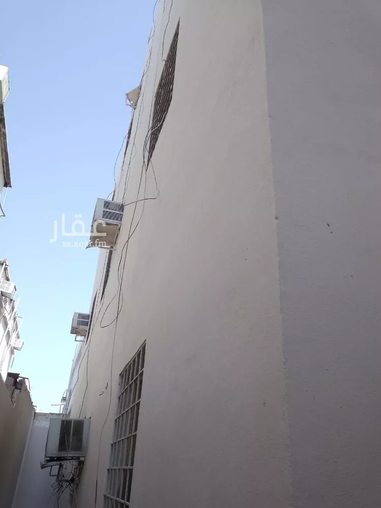 عمارة للبيع في شارع رياض الخبراء, حي القادسية, مدينة الدمام, المنطقة الشرقية صورة 2