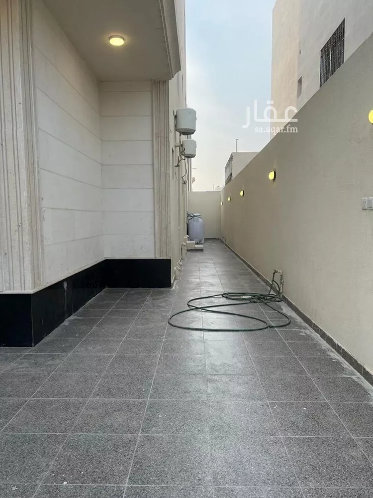 فيلا للإيجار في شارع القريات, حي الصواري, مدينة الخبر, المنطقة الشرقية صورة 2