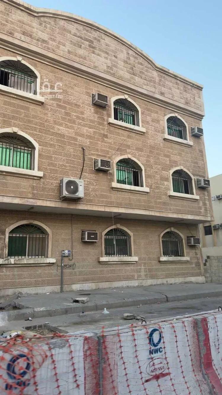 عمارة للبيع في شارع نجران, حي الثقبة, مدينة الخبر, المنطقة الشرقية صورة 3