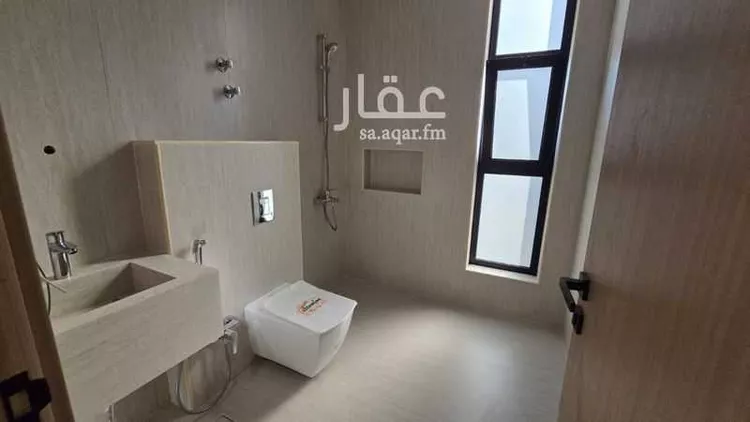 فيلا للبيع في شارع زيد بن ثابت, حي الدوحة الجنوبية, مدينة الظهران, المنطقة الشرقية 2