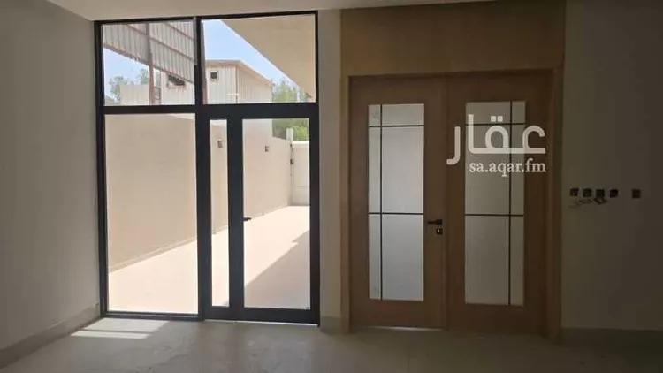 فيلا للبيع في شارع اوس بن المنذر, حي الدوحة الجنوبية, مدينة الظهران, المنطقة الشرقية صورة 3