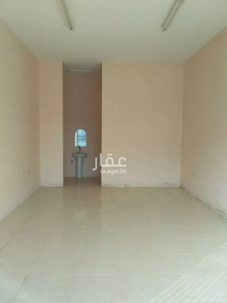 محل للإيجار في شارع جبل الاسود, حي ظهرة لبن, مدينة الرياض, منطقة الرياض صورة 3
