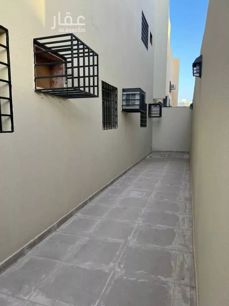 فيلا للبيع في شارع الثويبت, حي الدار البيضاء, مدينة الرياض, منطقة الرياض صورة 2