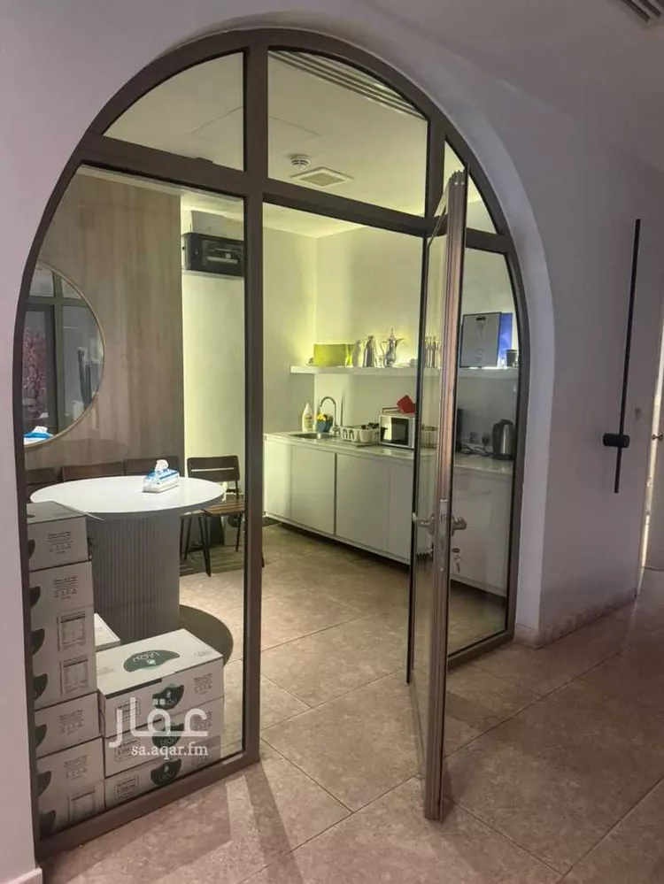 عمارة للإيجار في شارع طريق عثمان بن عفان الفرعي, حي الإزدهار, مدينة الرياض, منطقة الرياض